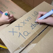 Zdjęcie - Wolontariat – zbiórka zbiórki artykułów szkolnych - klasa 1a (wrzesień 2021 r.)